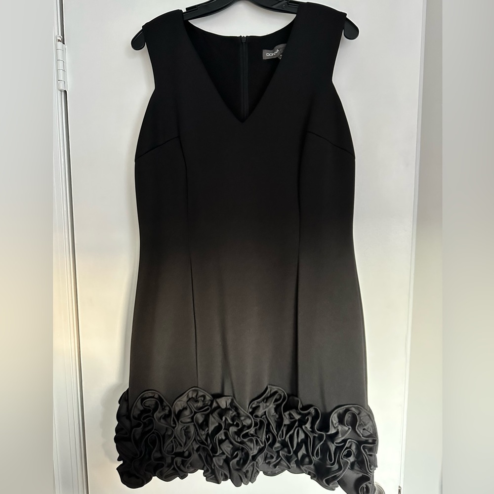 Donna Ricco ruffle bottom black cocktail dress New w/o tags